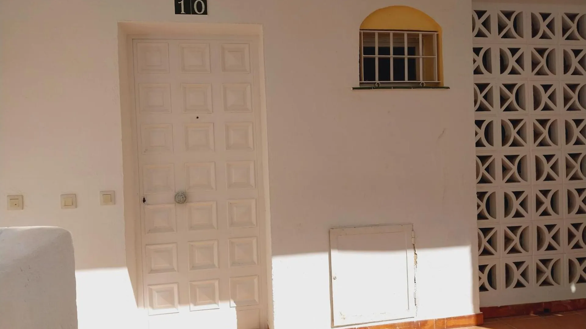 Buenavista Duplex 3 Beds Close To Amenities And Beach In Calahonda ミハス